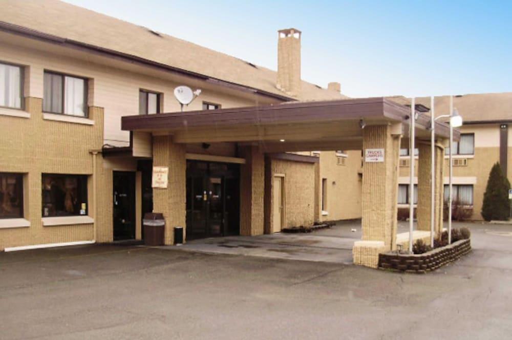 Quality Inn & Suites Binghamton Vestal Buitenkant foto
