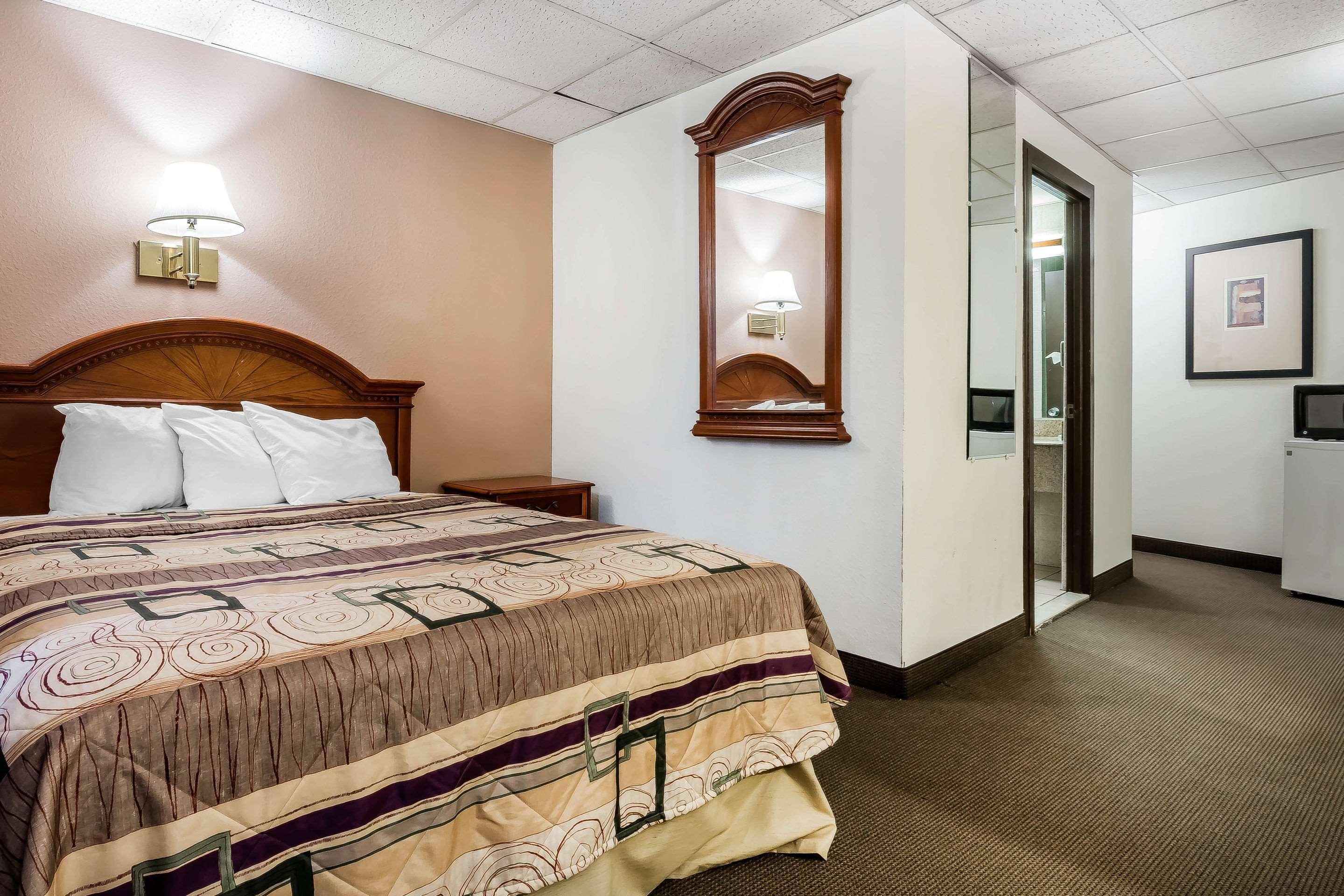 Quality Inn & Suites Binghamton Vestal Buitenkant foto