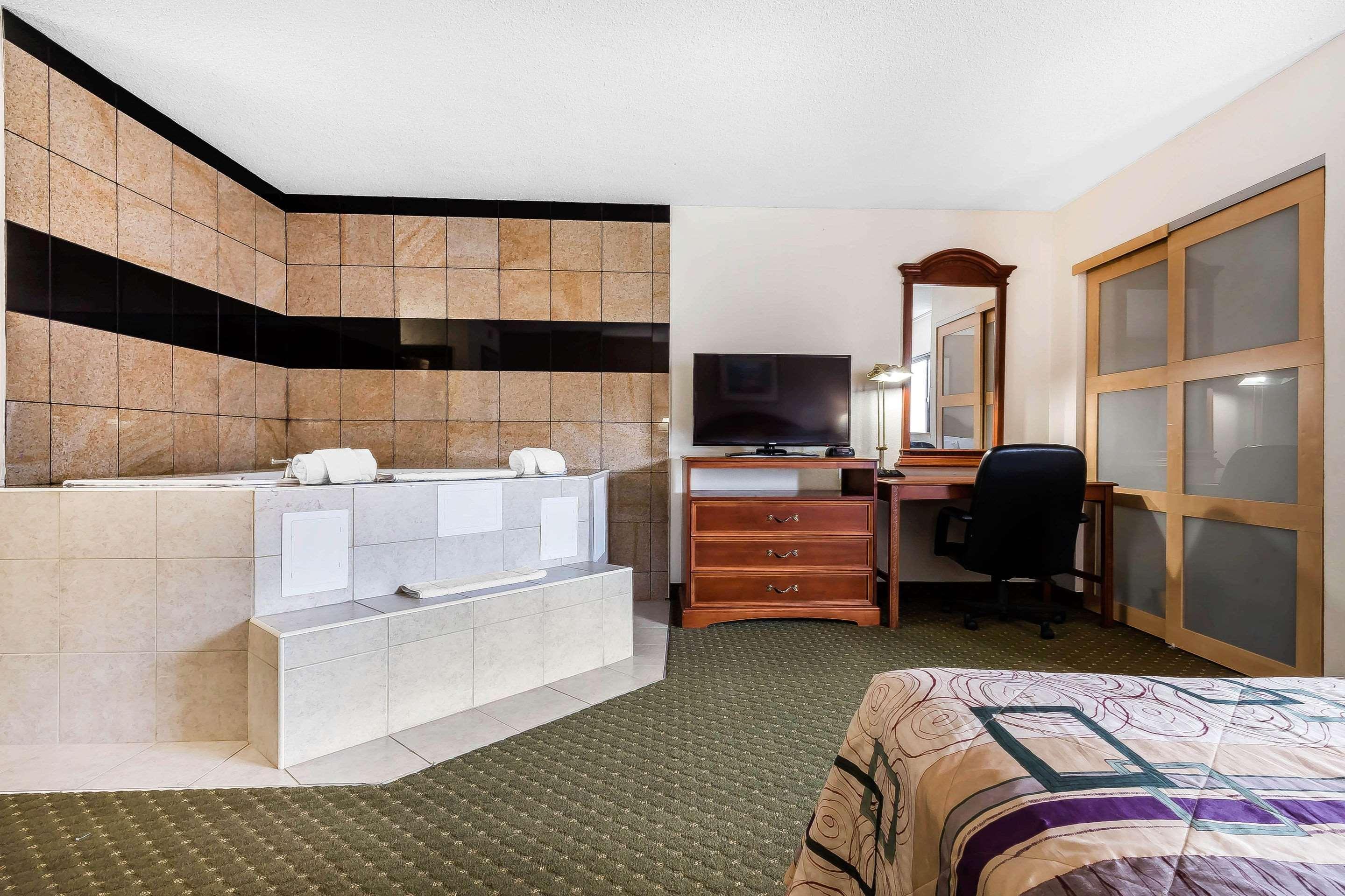 Quality Inn & Suites Binghamton Vestal Buitenkant foto
