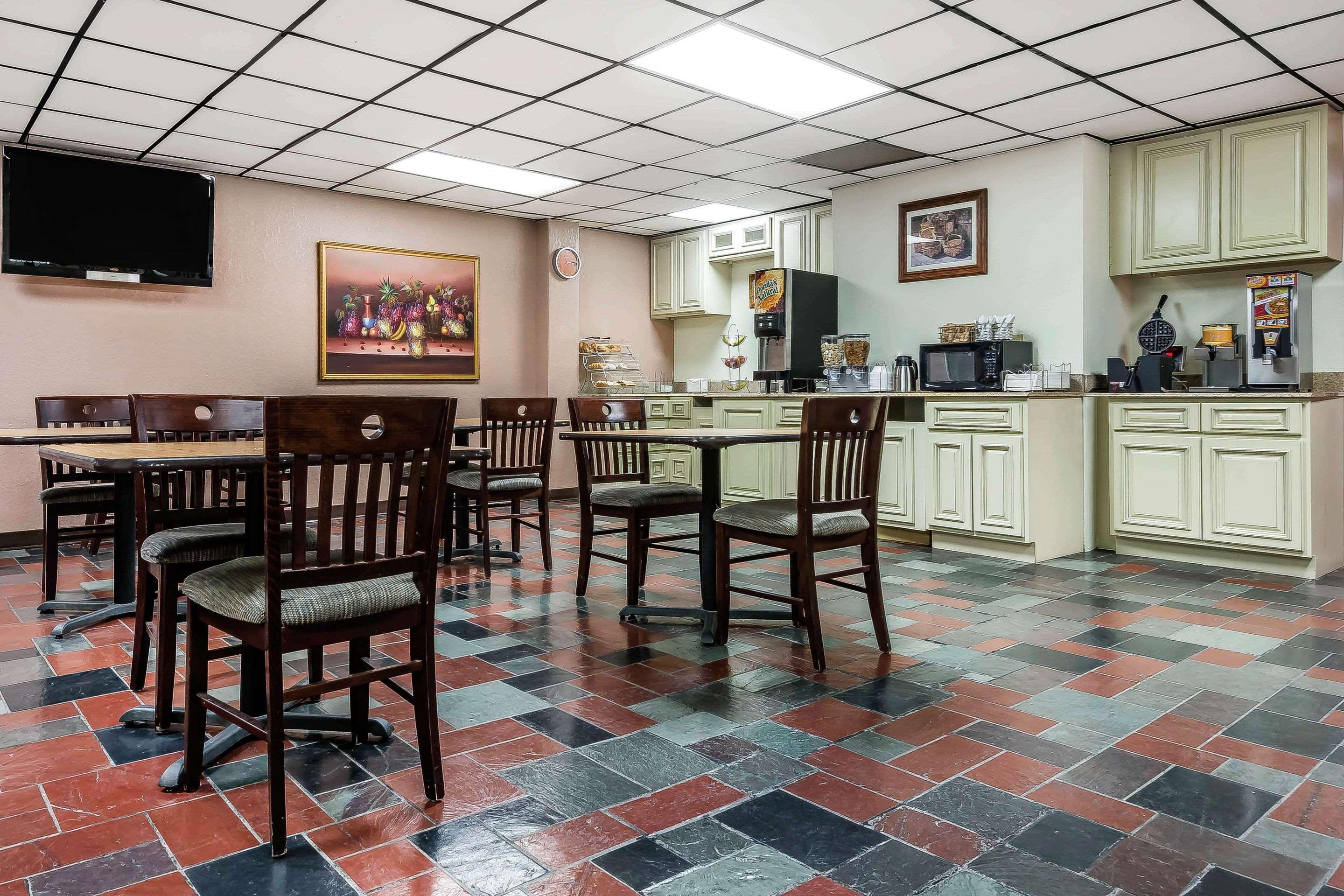 Quality Inn & Suites Binghamton Vestal Buitenkant foto