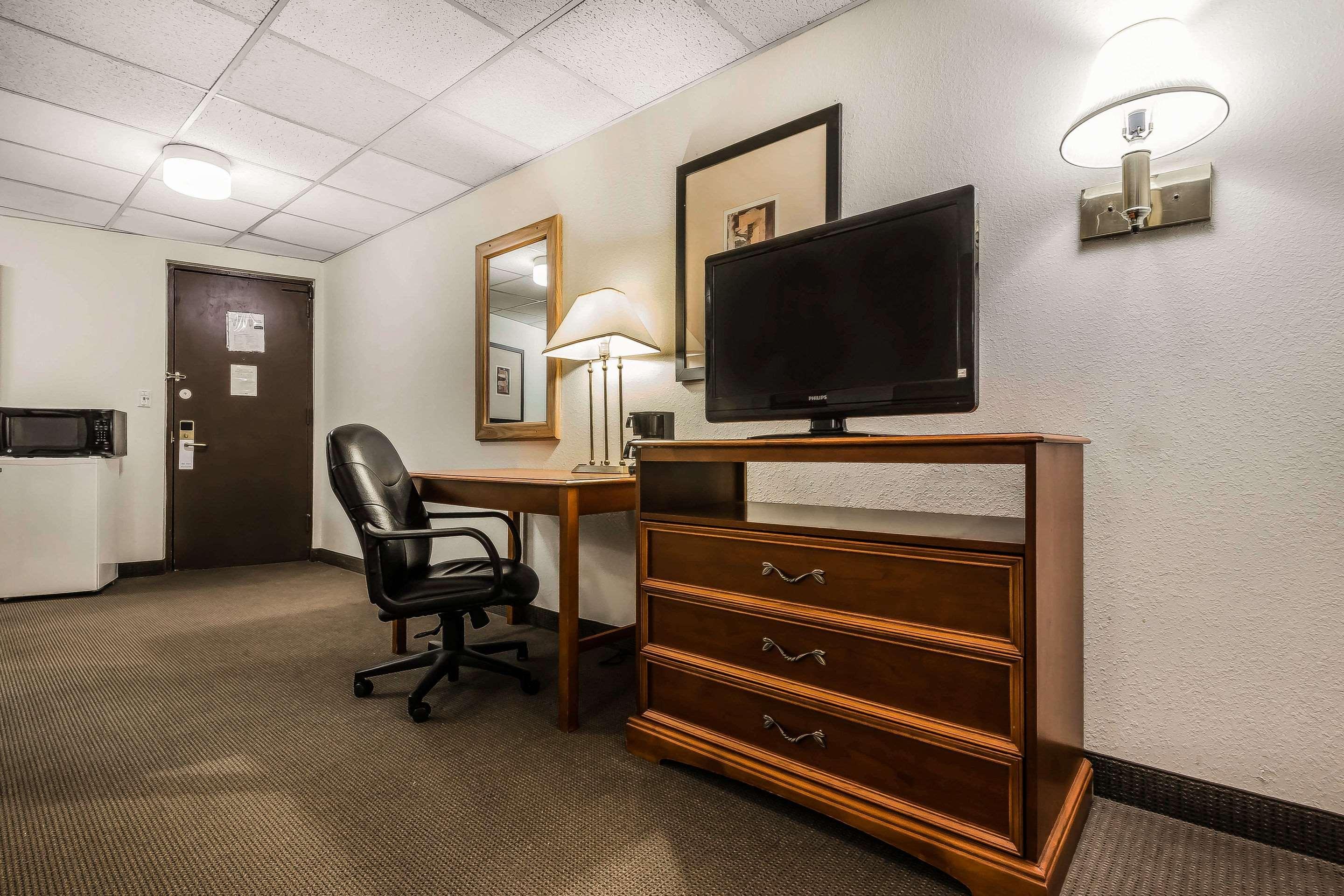Quality Inn & Suites Binghamton Vestal Buitenkant foto