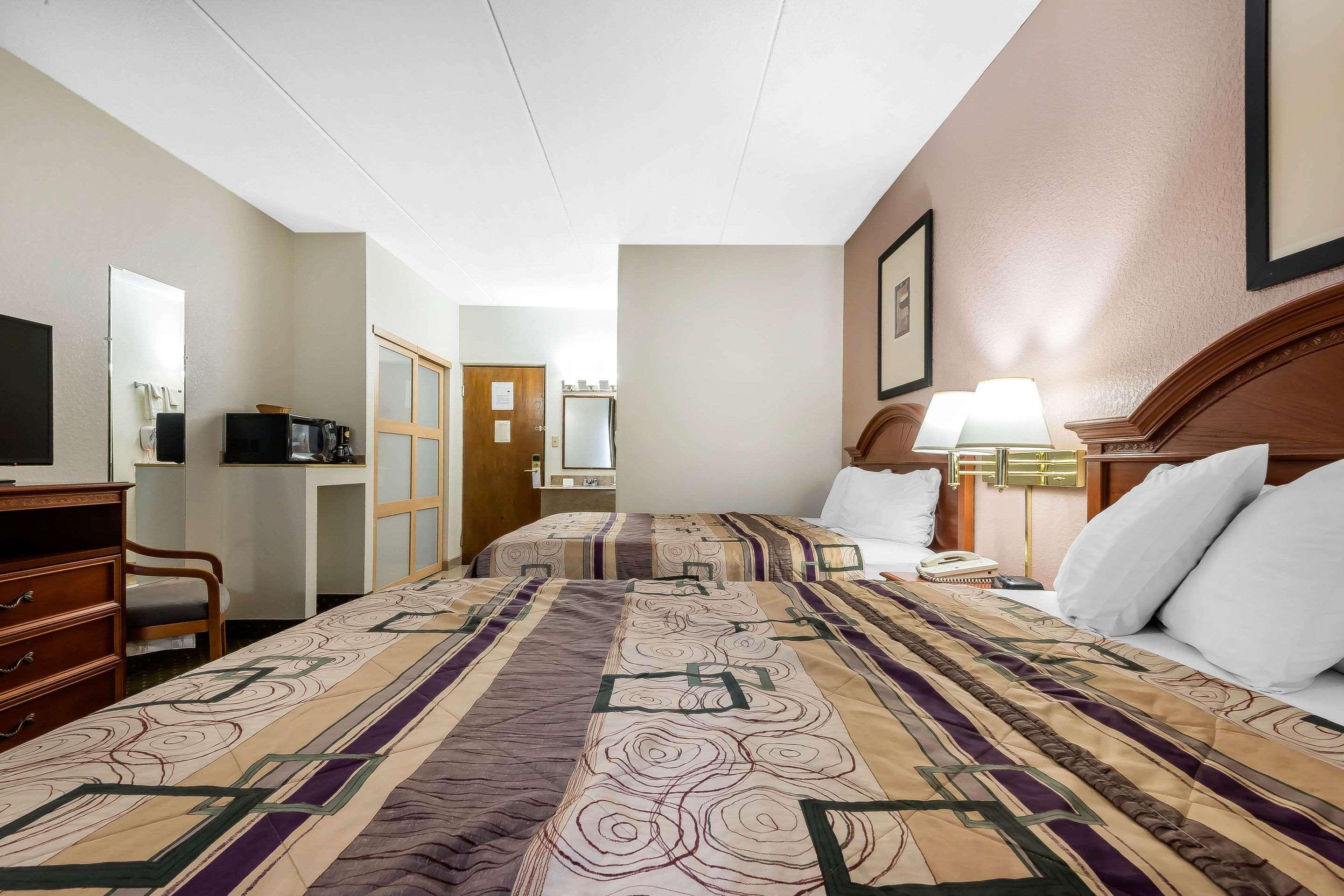Quality Inn & Suites Binghamton Vestal Buitenkant foto