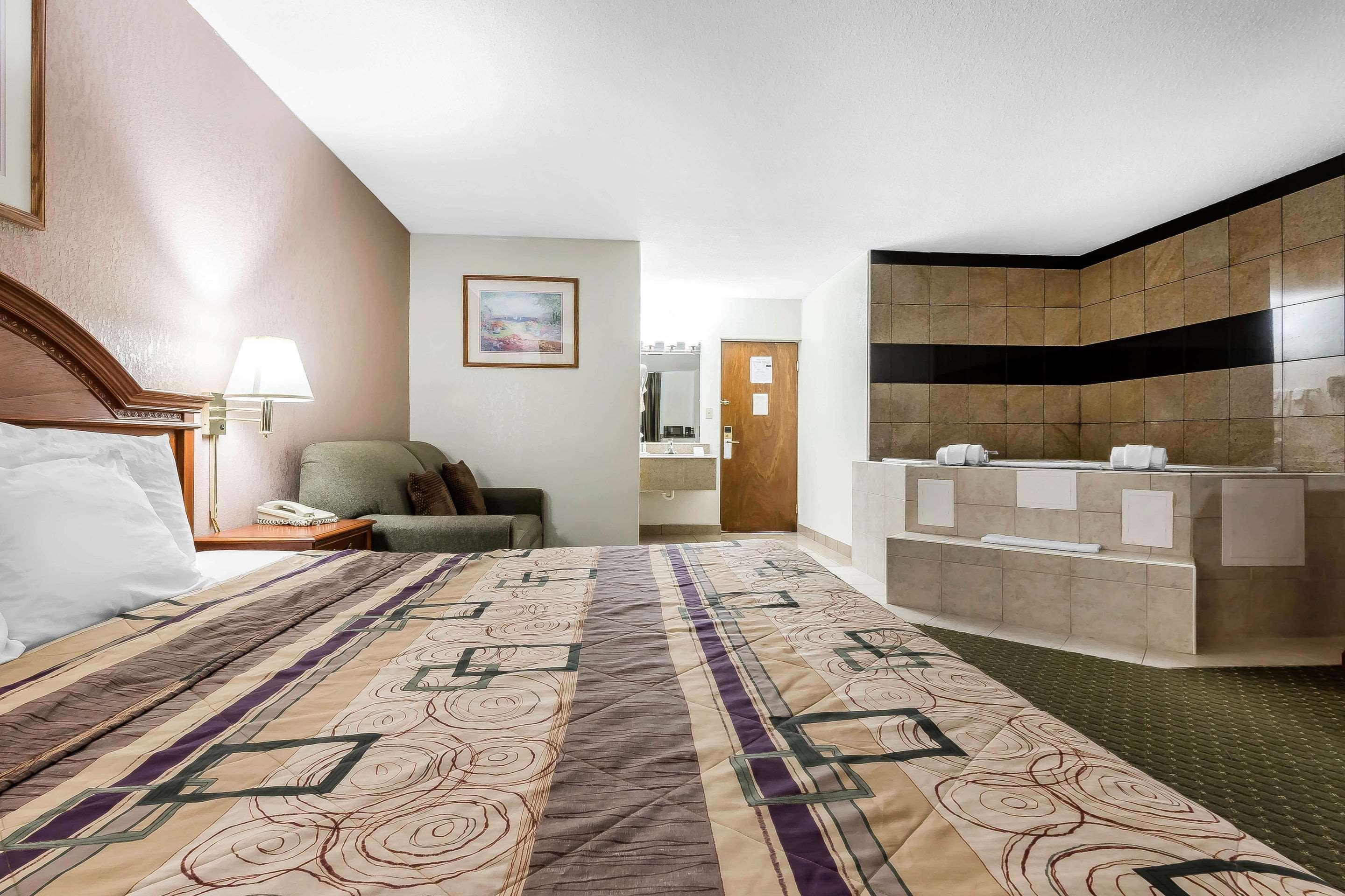 Quality Inn & Suites Binghamton Vestal Buitenkant foto