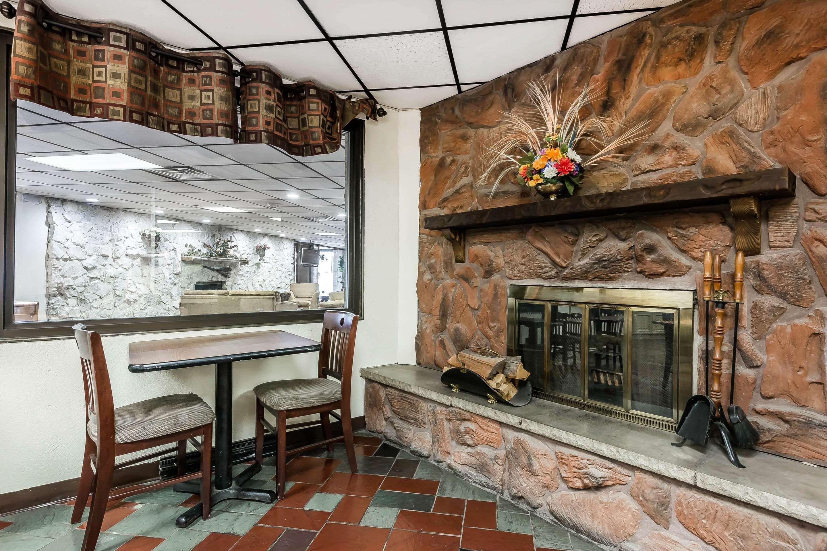 Quality Inn & Suites Binghamton Vestal Buitenkant foto