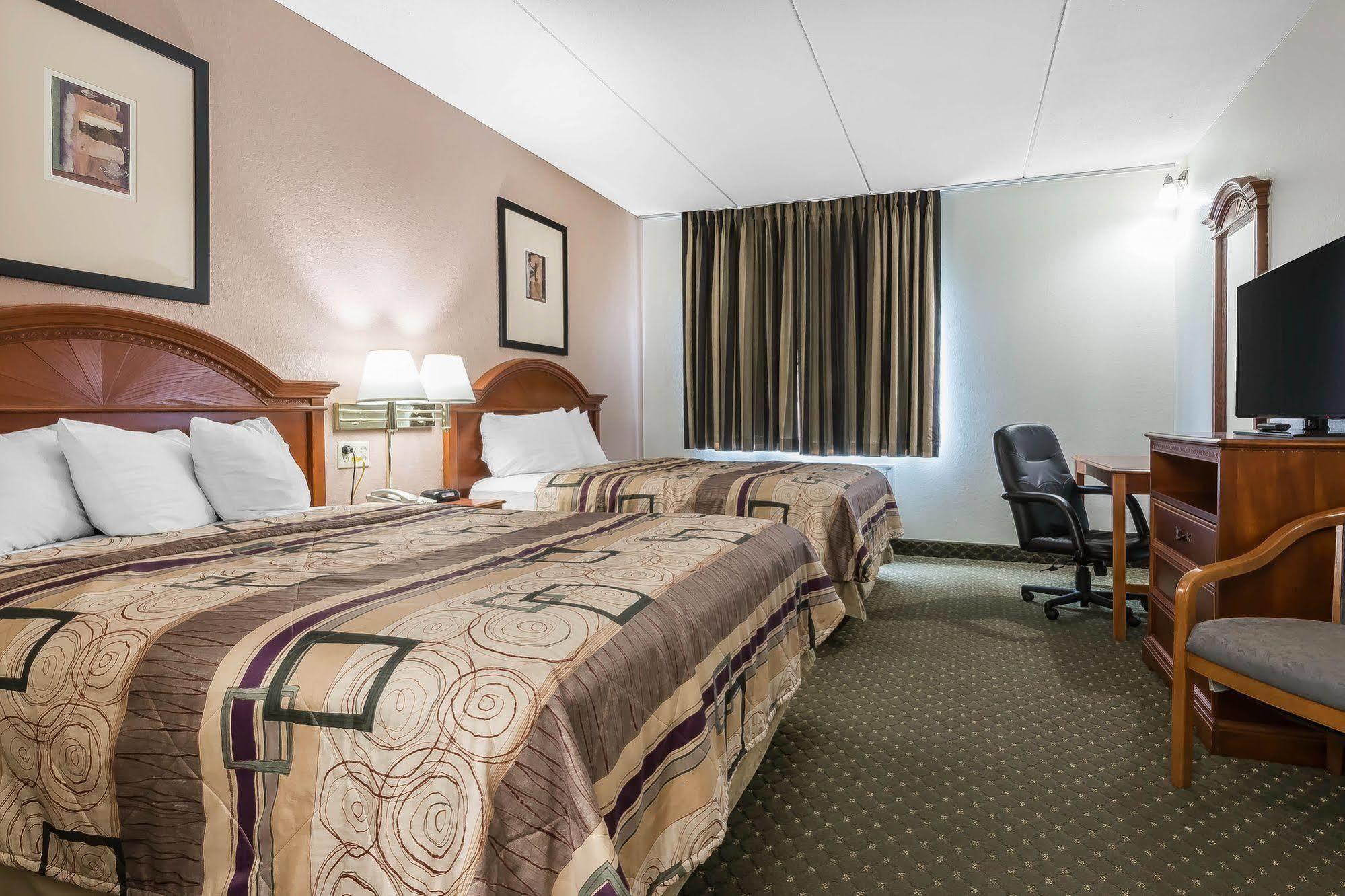 Quality Inn & Suites Binghamton Vestal Buitenkant foto