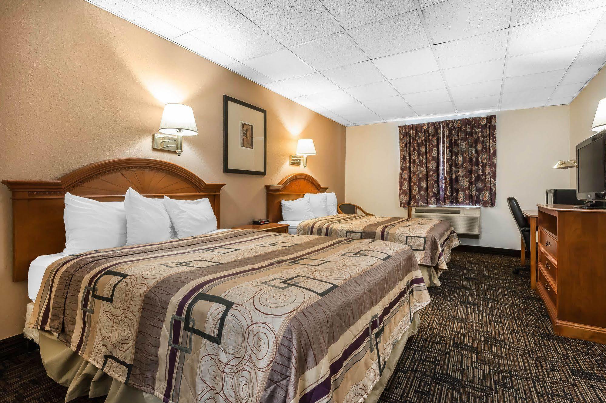Quality Inn & Suites Binghamton Vestal Buitenkant foto
